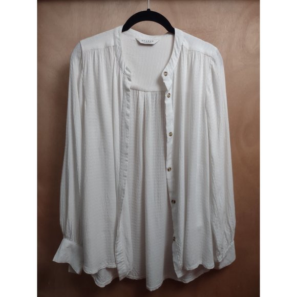 Textured Button-up Blouse - Picture 2 of 5